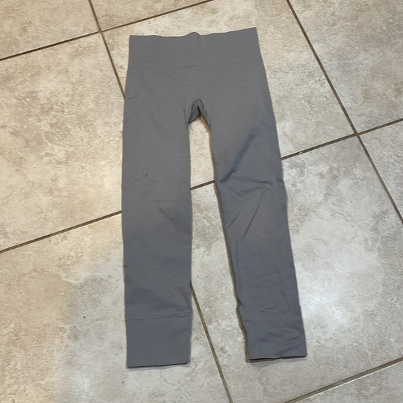 Lululemon Ebb To Street Gray Seamless Crop Leggings 6 - Picture 2 of 10